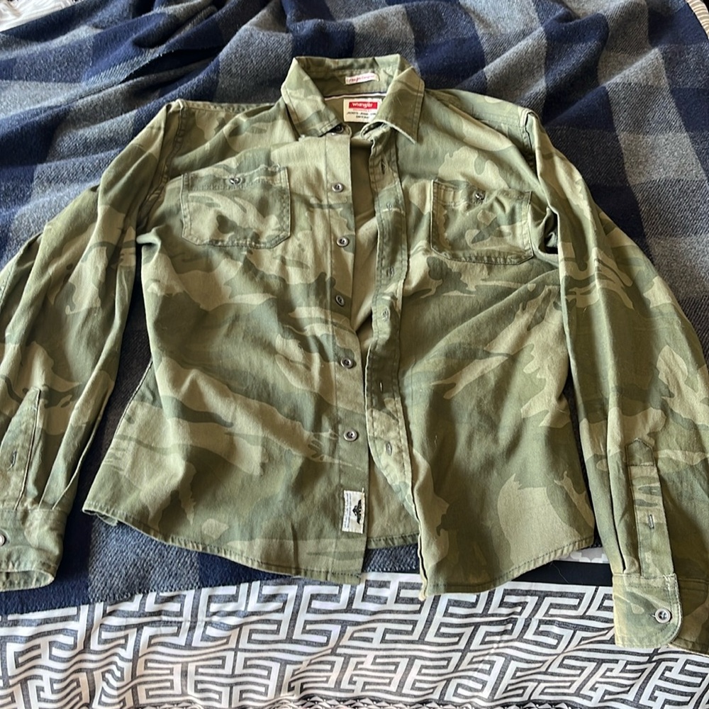 Wrangler oversized button flannel